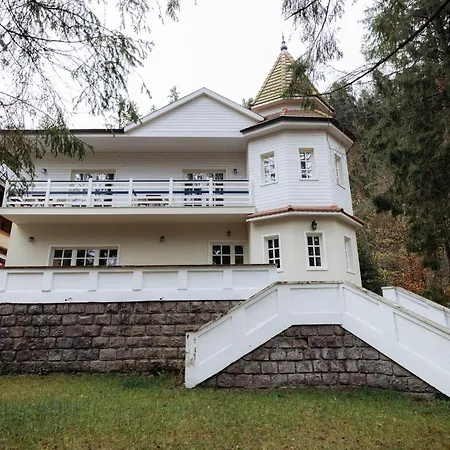 Miniszteri House *